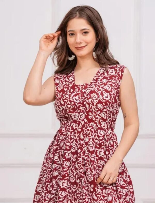 Stylish Maroon Co-ord Set for Women - Sleek Sleeveless Crop Top & Printed Trouser in Soft Rayon - Image 4