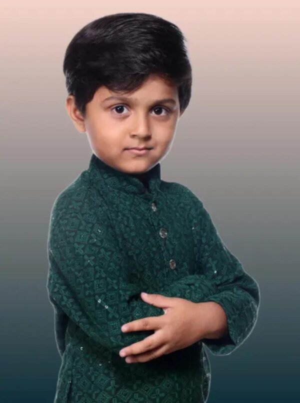 Green Kurta and Payjama Set CLOSE LOOK
